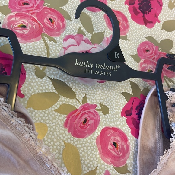 NWT Dusty Pale Mauve Seamless Comfort Bra by Kathy Ireland Intimates - Picture 3 of 8